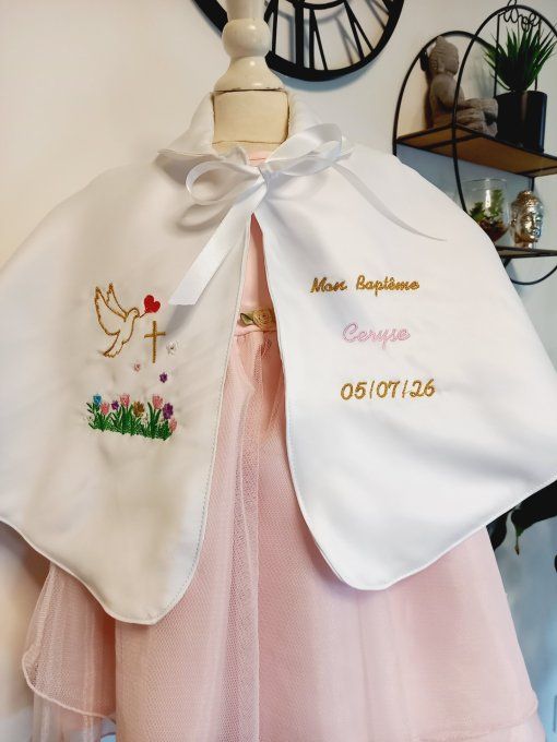 Cape de Baptême Enfant Brodée Colombe, Croix et Fleurs