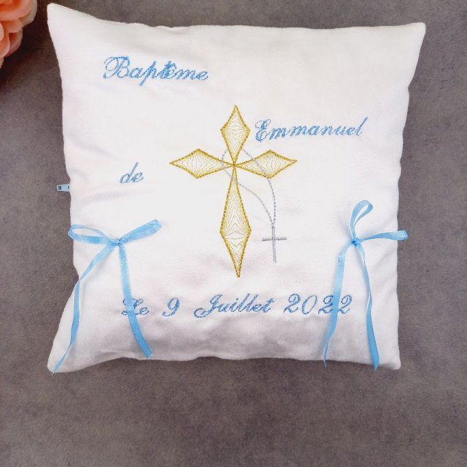 coussin de baptême croix colombe