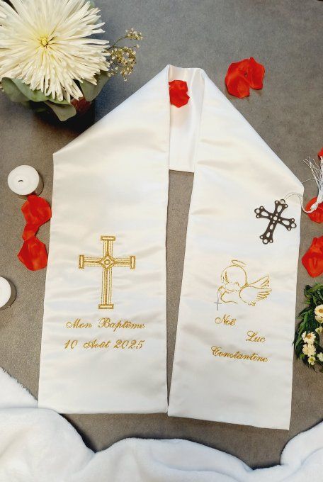 étole de baptême  ange qui prie broderie or