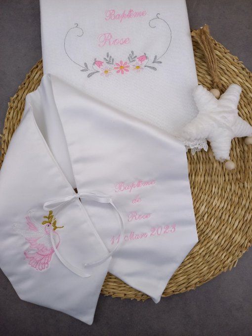 étole serviette de baptême lot rose fleur or fille garàon baptême broder personnalisée