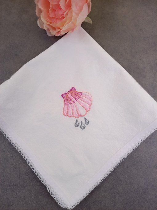 serviette de baptême personnalisée et brodée