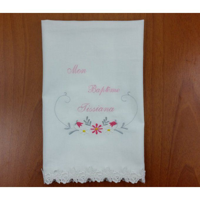 serviette de baptême personnalisée et brodée